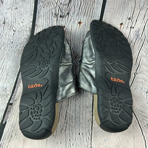 TAOS GIFT 2 Pewter Leather Thong Slip On Sandal - Picture 10 of 16